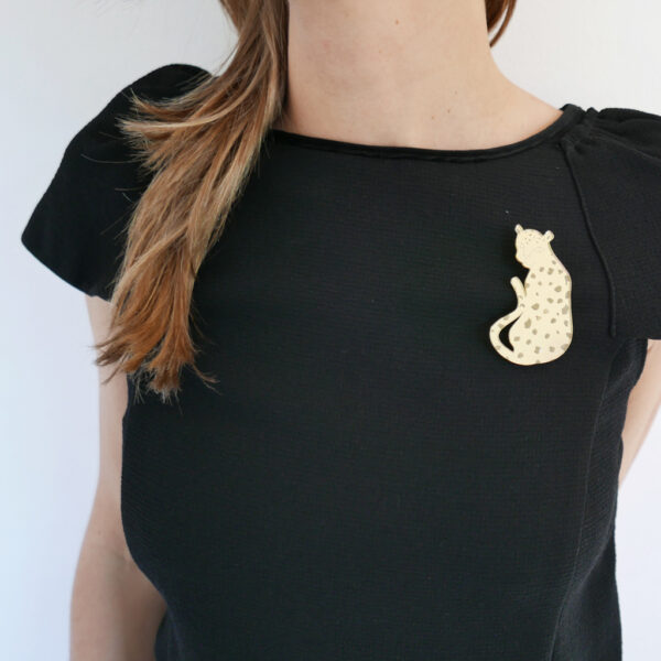 Spilla leopardo oro in acrilico | BiCA-Good Morning Design