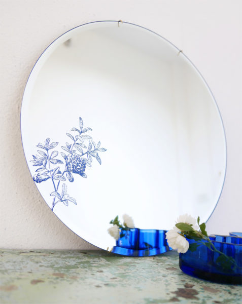 Punica Granatum Large mirror front | Round Mirror | BiCA-Good Morning Design
