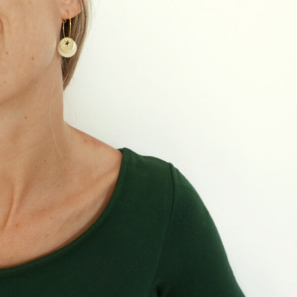 TWINKLE. IVORY. ORECCHINI A CERCHIO MINIMAL| orecchini con stelle | Regalo orecchini | BiCA-Good Morning Design