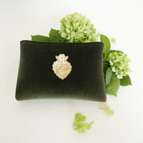 Pochette Chic velluto verde e neoprene con spilla oro | borse fatte a mano in Italia | design italiano | BiCA-Good Morning Design