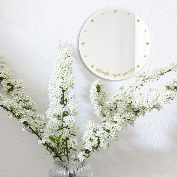 Specchio tondo oro "Splendi" a sostegno per la lotta tumore al seno | BiCA Good Morning Design