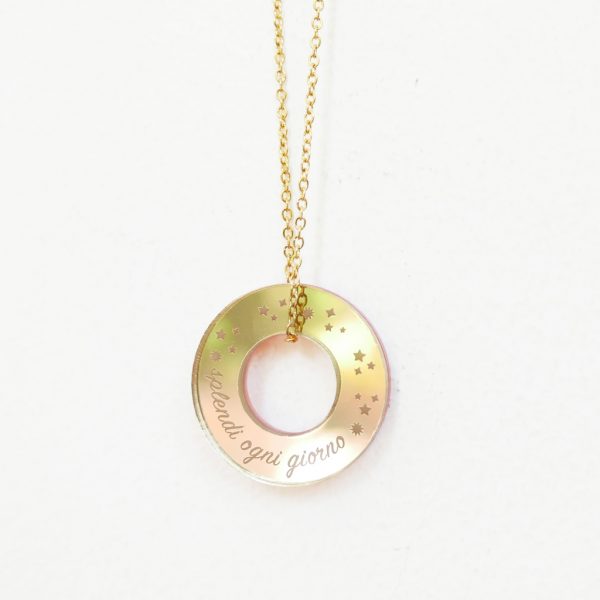 Collana lunga ad anello "Splendi" , rosa e specchio acrilico oro, a sostegno per la lotta tumore al seno | BiCA Good Morning Design