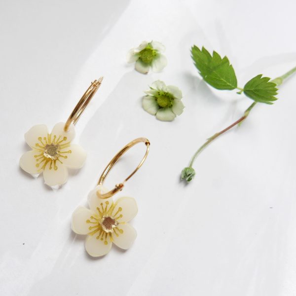 orecchini cerchio fiori delle fragole | orecchini floreali | BiCA Good Morning Design