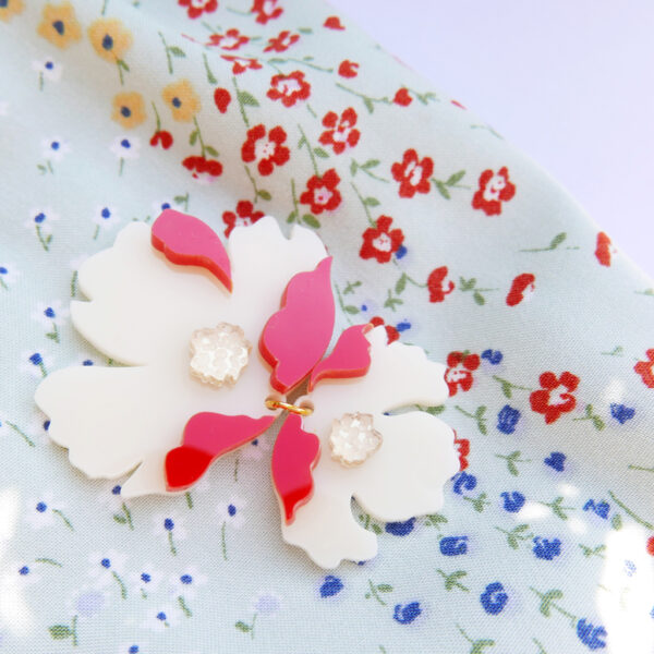 Spilla floreale Fiore Doppio rosso bianco avorio | spille artistiche originali, dal design Italiano, realizzate a milano | BiCA Good Morning Design