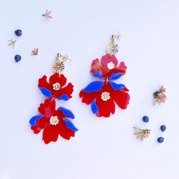 Orecchini pendenti grandi floreali Fiore Doppio rosso e blu | gioielli artistici originali, dal design Italiano, realizzate a mano a Milano | BiCA Good Morning Design
