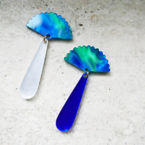 spilla VENTAGLIO, minimal, geometrica, blu argento e verde | gioielli artistici, originali | made in Italy | BiCA Good Morning Design